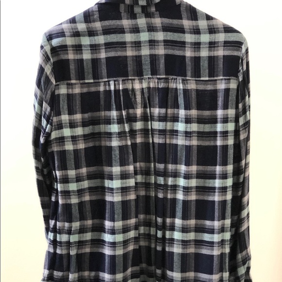 Willow & Clay Women’s Plaid Crossover Shirt Sz M - Picture 4 of 16